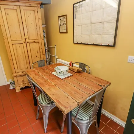 Dillons * Richmond (North Yorkshire)